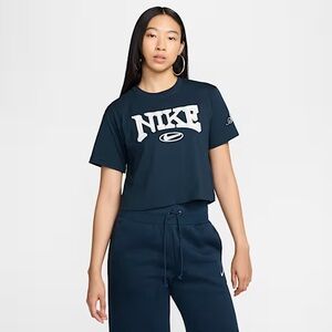 NWT Nike Crop Top